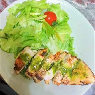 鶏モモ肉のグリル焼き☆バジルソース